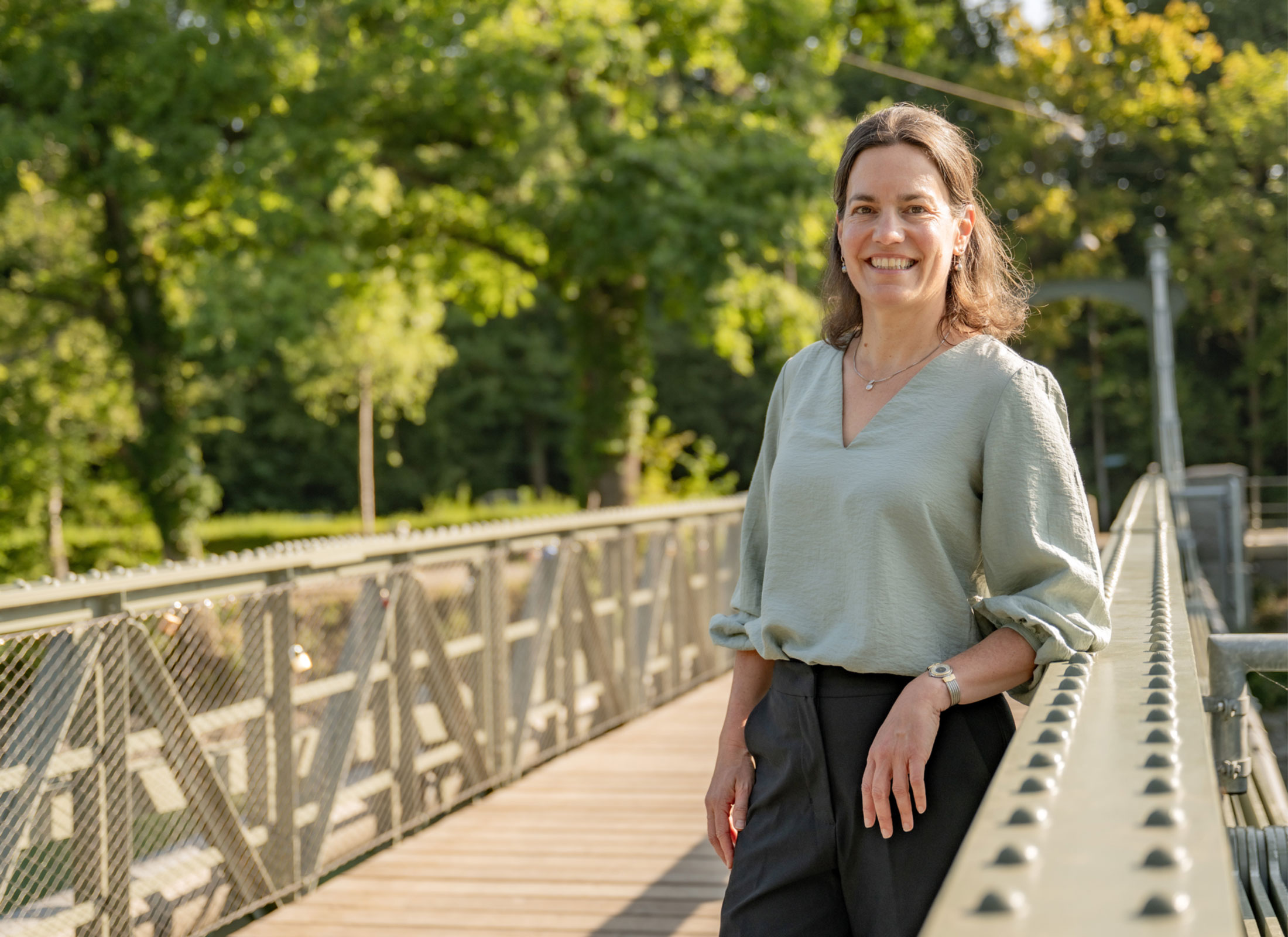 Moderatorin und Coach Christine Müller bei der Aare in Bern