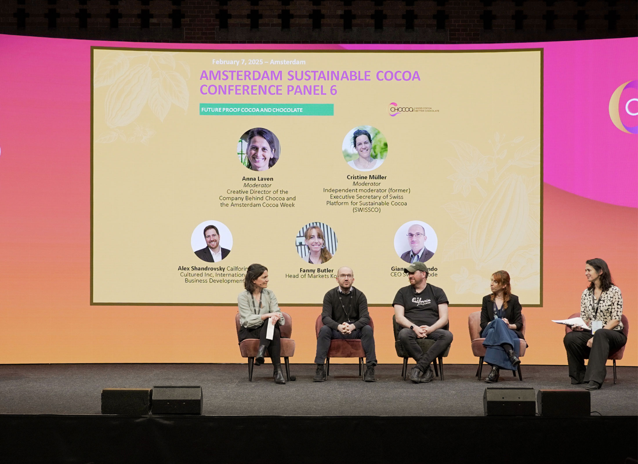 Podiumsdiskussion mit Christine Müller als Moderatorin