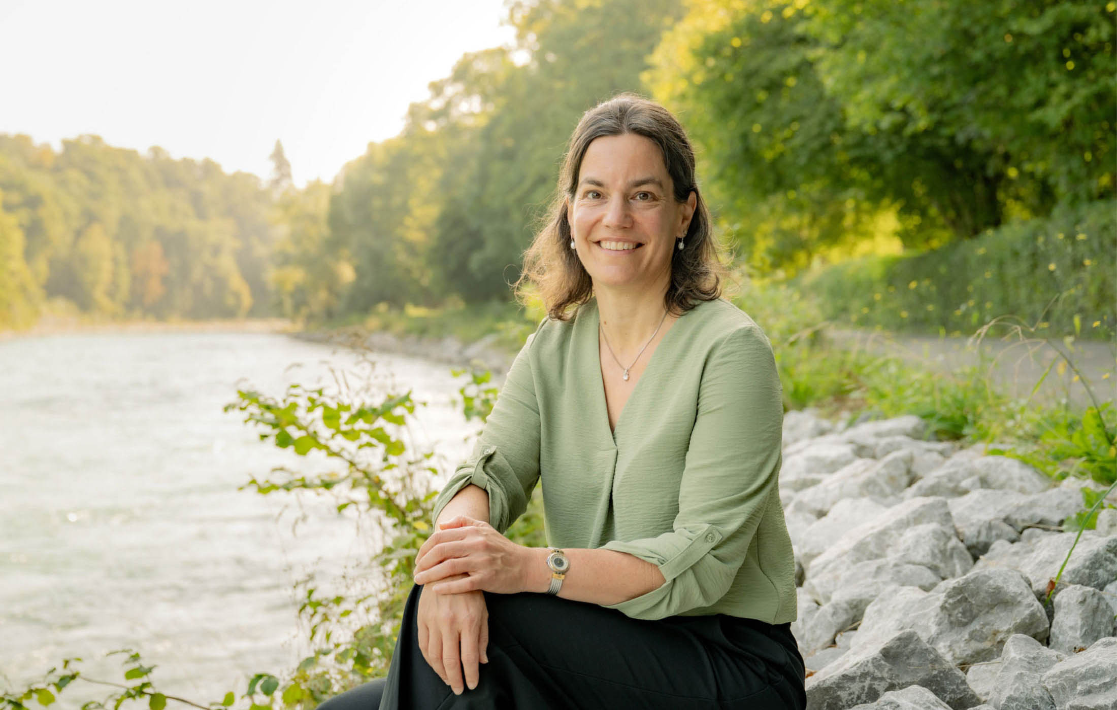Moderatorin und Coach Christine Müller bei der Aare in Bern